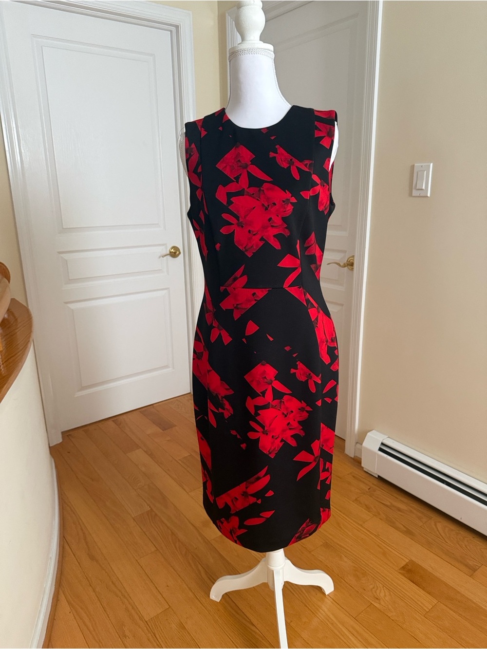 Karl Lagerfeld Black Midi sleeveless Dress with Red Floral Pattern zipper - Picture 9 of 13